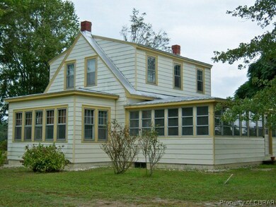 HOUSE REAR