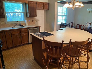 Large eat-in kitchen