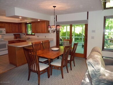 1164 Stonewall Dr, Pocono Pines, PA 18350 - photo 4