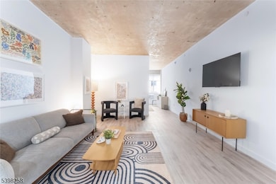 10 Commerce Ct unit 2E, Newark, NJ 07102 - photo 4