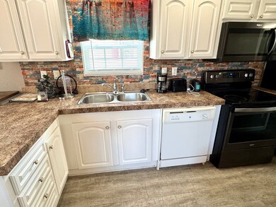 217 55th Avenue Terrace W, Bradenton, FL 34207 - photo 7