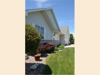 1300 26th St SW, Austin, MN 55912 - photo 2