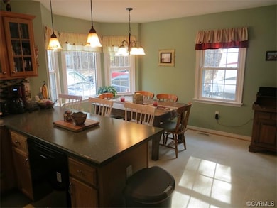 Kitchen/Dining Area