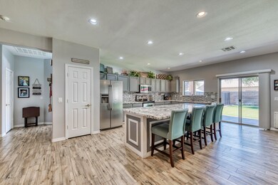 Casual Dining ~ Kitchen