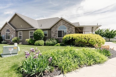 242 E 2230 N unit A, North Logan, UT 84341 - photo 3