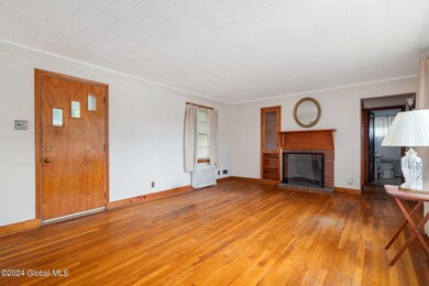 32 Blakely Ct, Troy, NY 12180 - photo 4