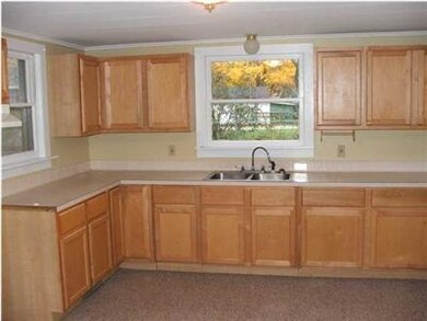 512 Foreman St, Lowell, MI 49331 - photo 4