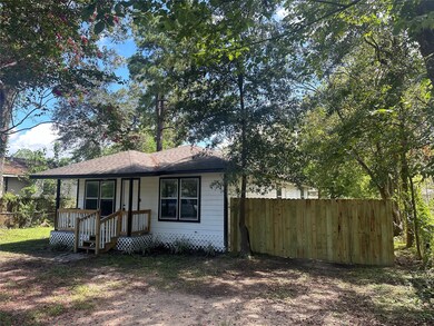 10406 Peachtree St, Houston, TX 77016 - photo 2