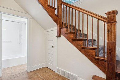 211 N Vine St, Elkhart, IN 46514 - photo 6