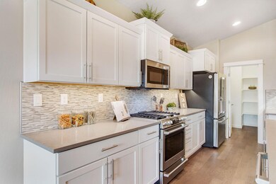 61353 SE Matthew St, Bend, OR 97702 - photo 4