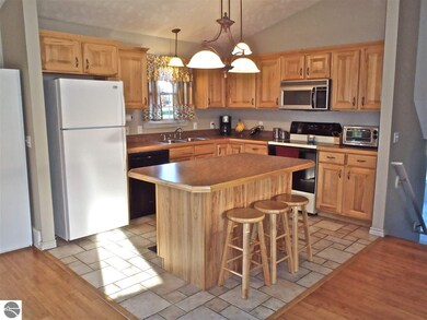 7874 E Longbranch Cir, Traverse City, MI 49684 - photo 3