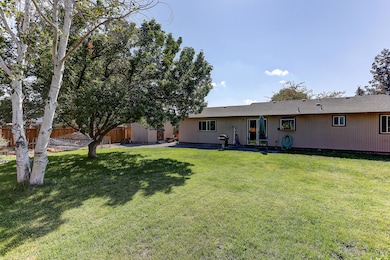 3279 SW Pumice Place, Redmond, OR 97756 - photo 2