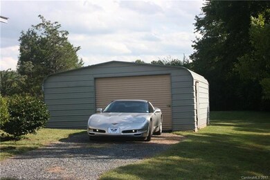 20'x20' detached out building