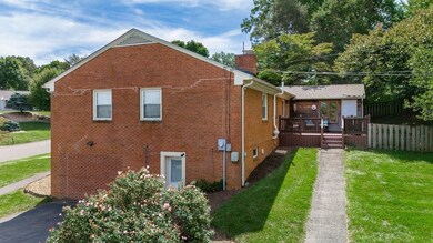 1031 Crofton Ave, Waynesboro, VA 22980 - photo 5