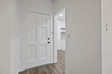 1138 W Lansing Way, Fresno, CA 93705 - photo 6