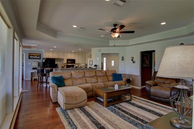 205 Cocopa Dr, Gainesville, TX 76240 - photo 4