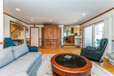 55 Meshanticut Valley Pkwy, Cranston, RI 02920 - photo 6