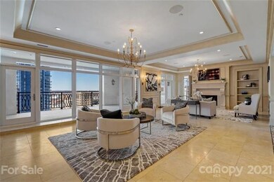 Large conversation area ~ all open to the outdoor 