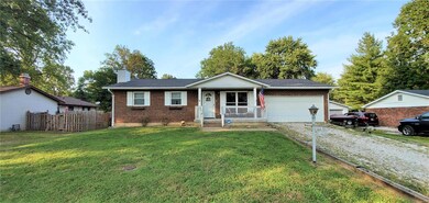 303 Elizabeth Dr, Freeburg, IL 62243 - photo 2