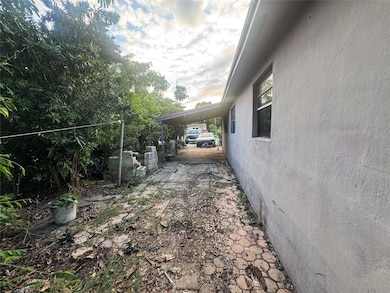 313 SW 15th Terrace, Delray Beach, FL 33444 - photo 2