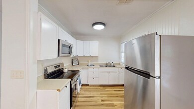 1102 N Young St, Thomasville, GA 31792 - photo 7