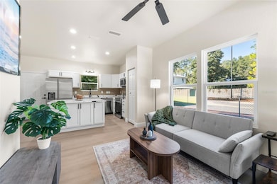 702 SE 8th St, Gainesville, FL 32601 - photo 3