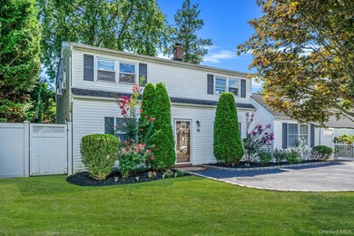 56 Cliff Ln, Levittown, NY 11756 - photo 3