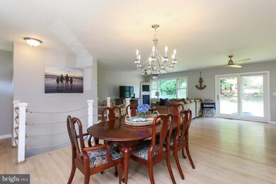 212 Lincoln Ln, Sykesville, MD 21784 - photo 6