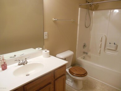 175 Central Blvd unit 10, Mount Washington, KY 40047 - photo 5