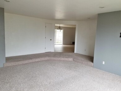 648 Colonial Dr, Grants Pass, OR 97526 - photo 5