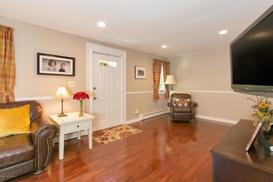 67 Swartzel Dr Middletown NJ-print-020-2