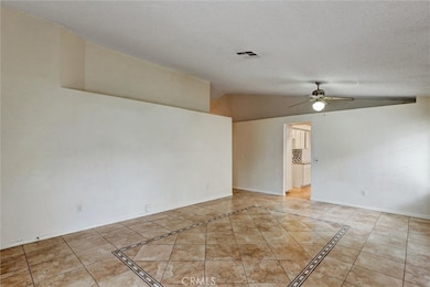 2627 E Avenue q15, Palmdale, CA 93550 - photo 6