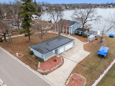 6081 Kinyon Dr, Brighton, MI 48116 - photo 3