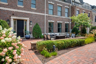 355 E Liberty Dr, Wheaton, IL 60187 - photo 2