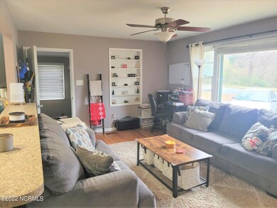 411 Maple St, Jacksonville, NC 28540 - photo 6