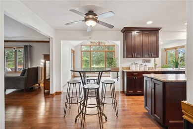 3446 Sycamore Ct NE, Cedar Rapids, IA 52402 - photo 5