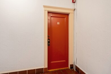 40 Linnaean St unit 11, Cambridge, MA 02138 - photo 5