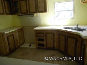 35 Thunder Bay Ln, Hendersonville, NC 28792 - photo 4