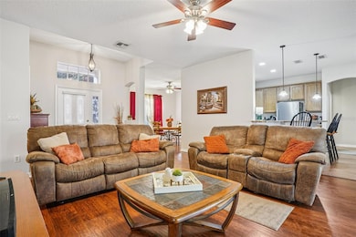 36208 Spirit Ct, Grand Island, FL 32735 - photo 4