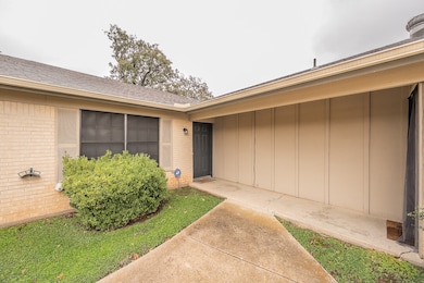 512 Billie Ruth Ln, Hurst, TX 76053 - photo 3