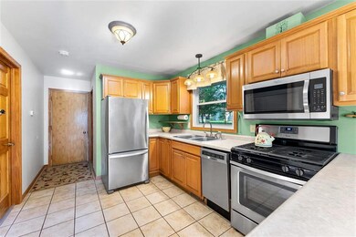 219 Hotel St, Brooklyn, WI 53521 - photo 7