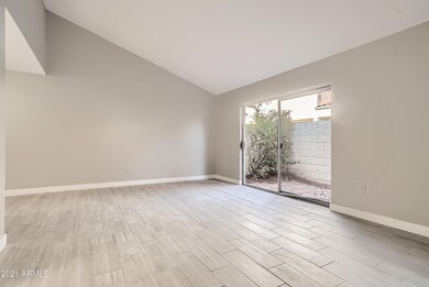 4-028460434-05 Living Room