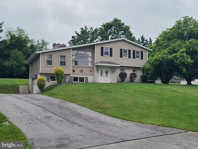 49 Valley View Dr, Hanover, PA 17331 - photo 2