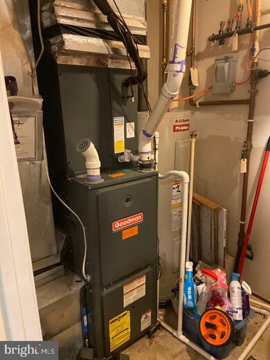 9138 Marlove Oaks Ln, Owings Mills, MD 21117 - photo 4