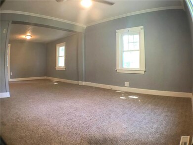 403 W Gudgell Ave, Independence, MO 64055 - photo 4