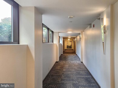 Lakeside Plaza Condominium unit 924, Baileys Crossroads, VA 22041 - photo 5