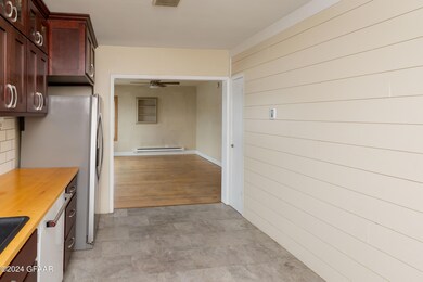 1520-Dyke-Ave-022