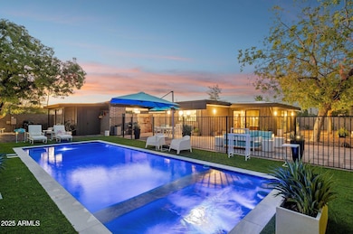 10001 N 33rd Place, Phoenix, AZ 85028 - photo 2