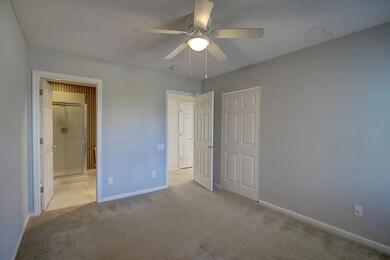 3299 Queensgate (22)0022
