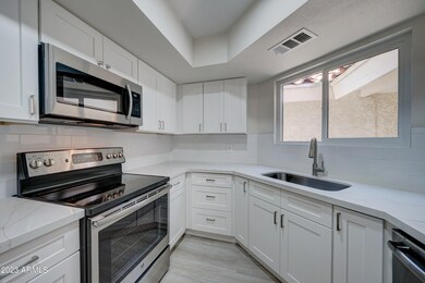 822 E Corte Oro, Phoenix, AZ 85020 - photo 3